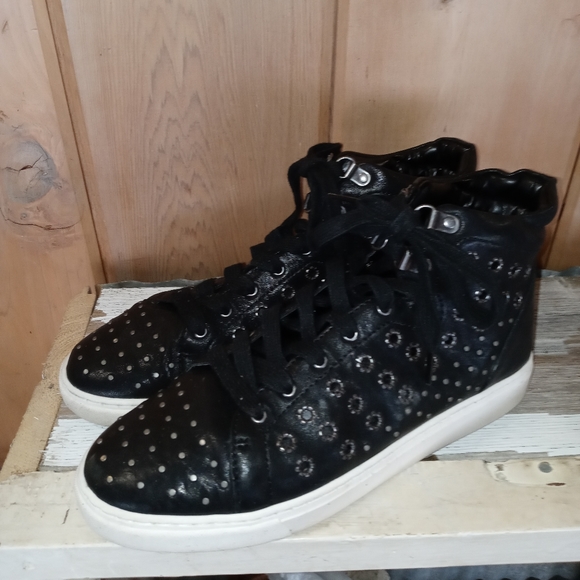 Vince Camuto Women's Black Sneaker 8M - Picture 8 of 10